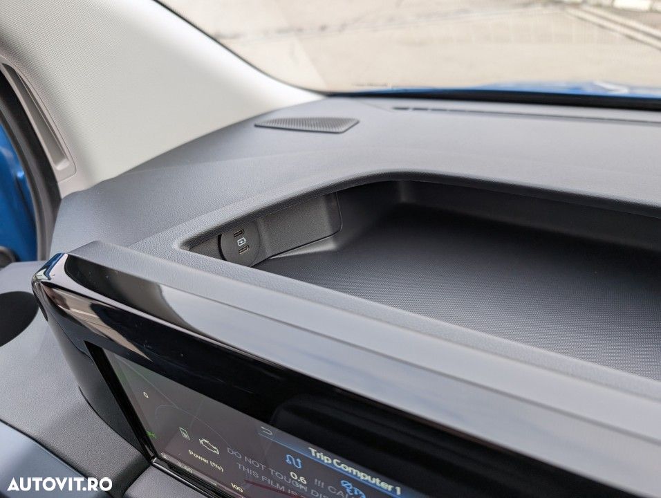 Ford Tourneo Custom - 27