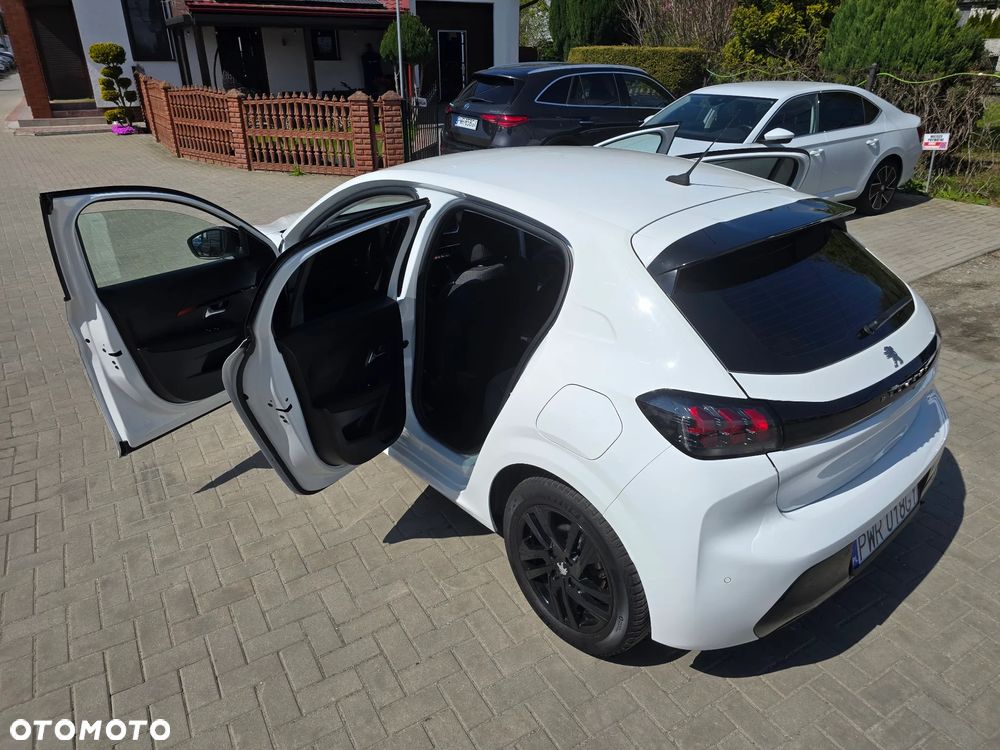 Peugeot 208 - 36