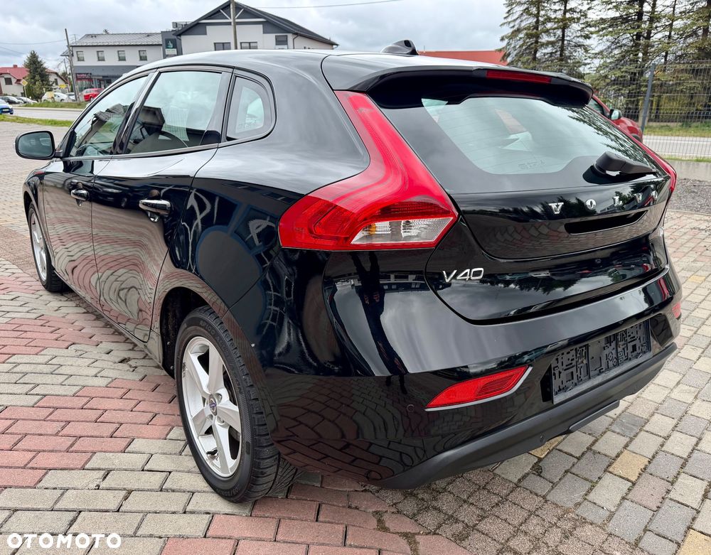 Volvo V40 D2 Momentum - 4