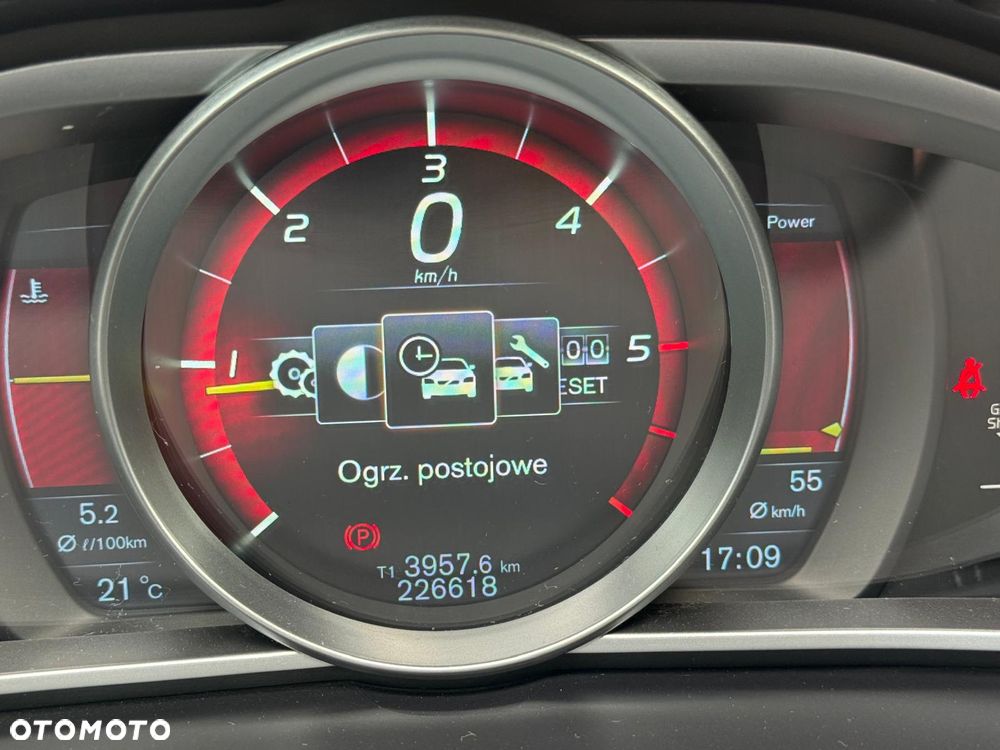 Volvo V40 D2 Momentum - 25