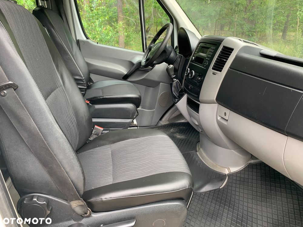 Mercedes-Benz Sprinter - 13