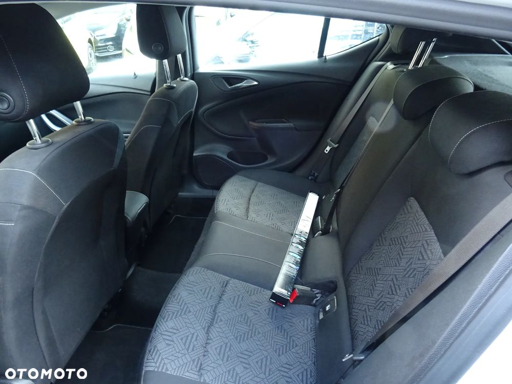 Opel Astra 1.4 Enjoy - 36