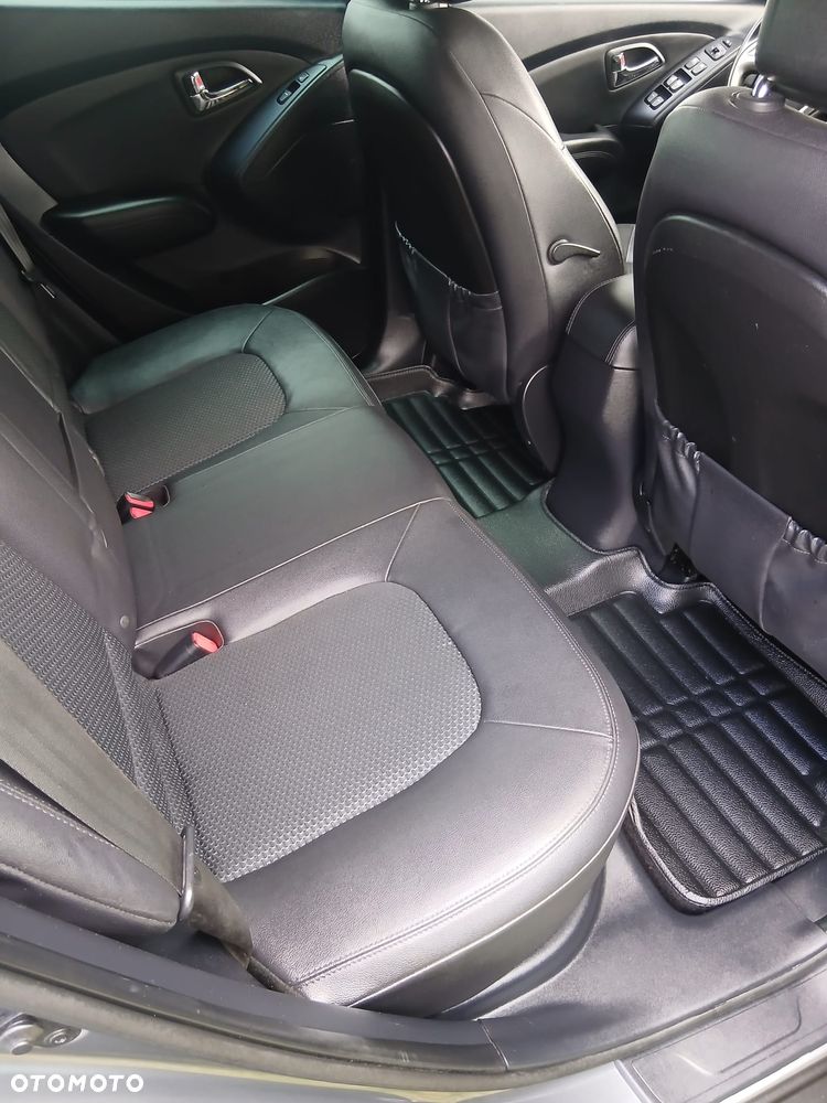 Hyundai ix35 2.0 CRDi 4WD Fifa World Cup Silver Edition - 16