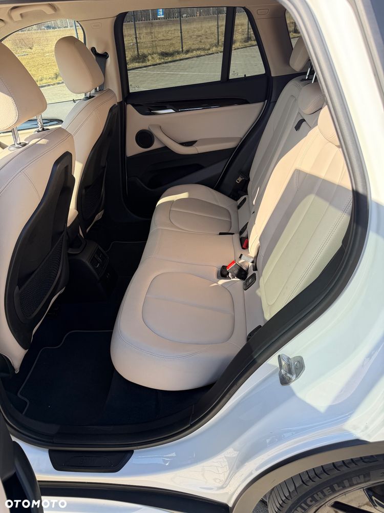 BMW X1 sDrive18i Sport Line - 22