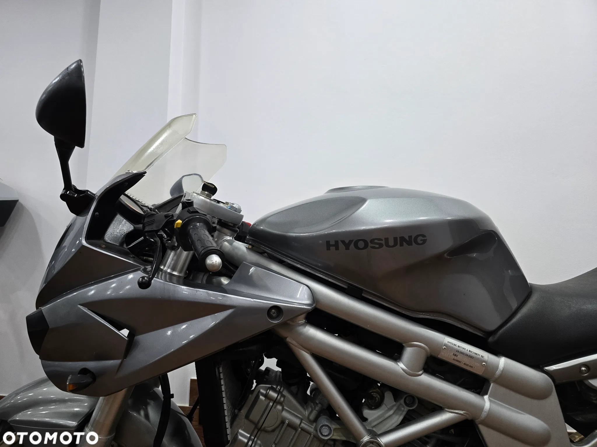 Hyosung GT - 19