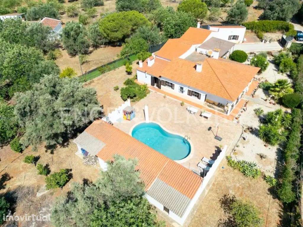 Ampla Moradia T6 com Piscina perto de Fuseta - Grande imagem: 2/30