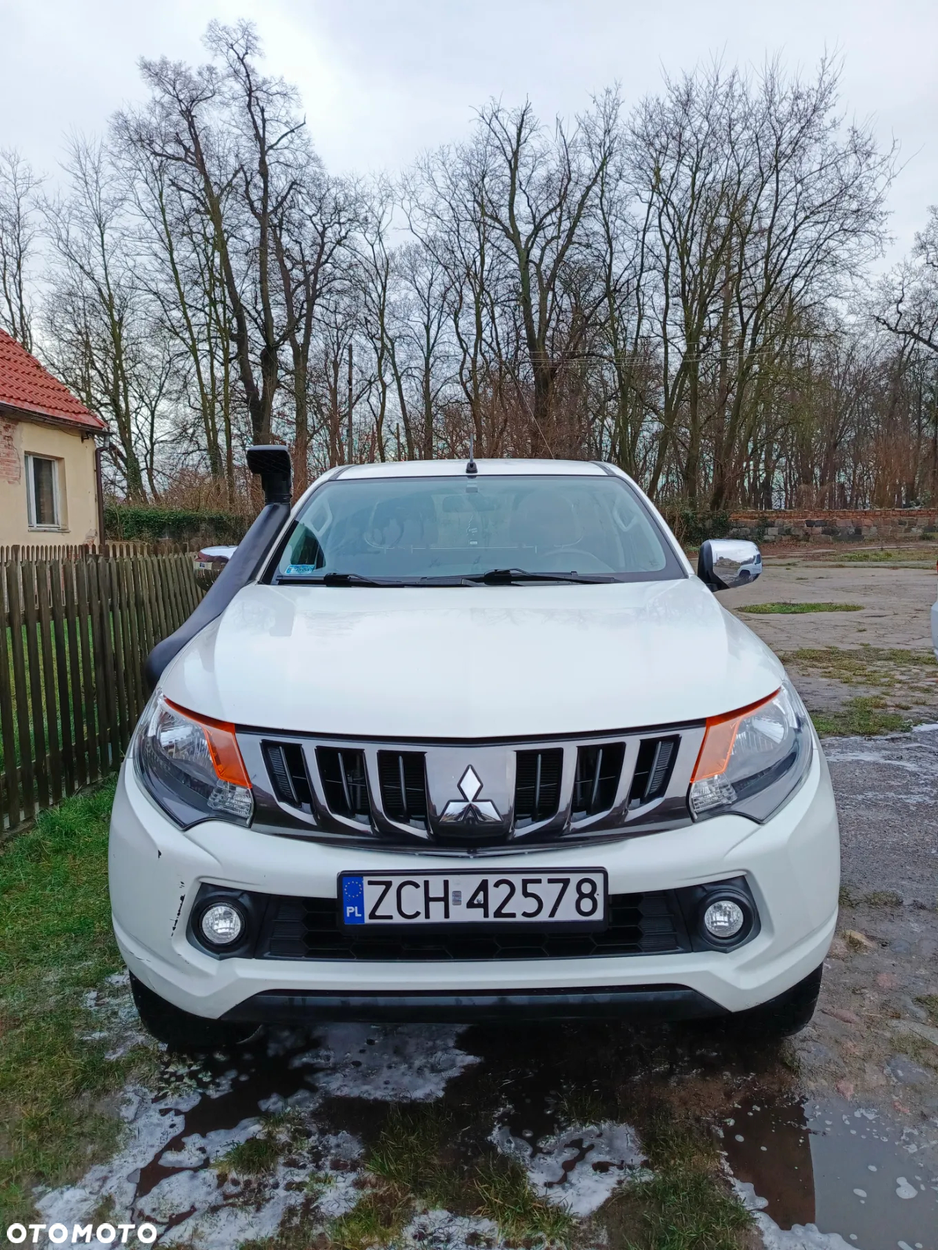 Mitsubishi L200 2.4 d CC Invite EU6 - 7