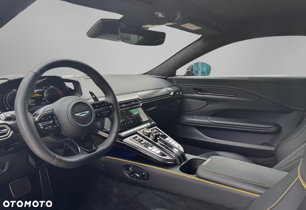 Aston Martin Vantage - 11