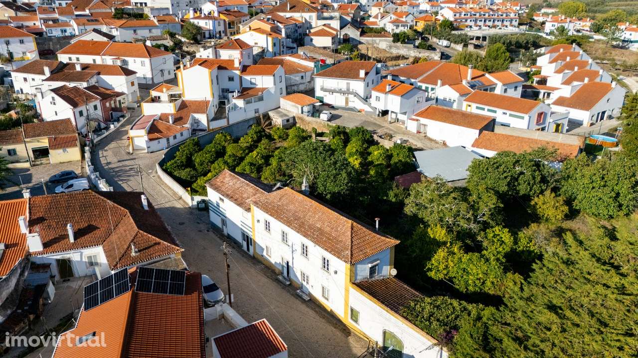Quinta com Duas Casas Independentes em zona histórica do Gradil - Grande imagem: 2/41