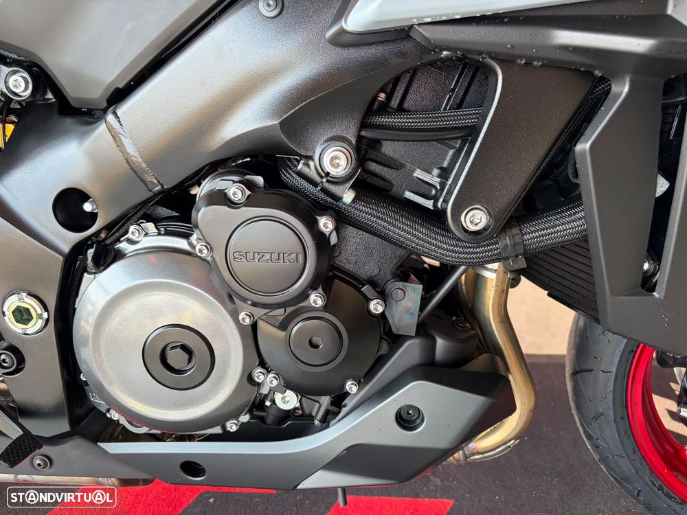 Suzuki GSX 1000 GX MY26 - 3