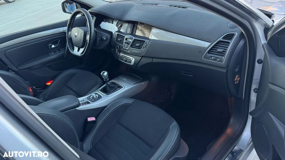 Renault Laguna Grandtour dCi 150 FAP Start-Stop Limited - 9