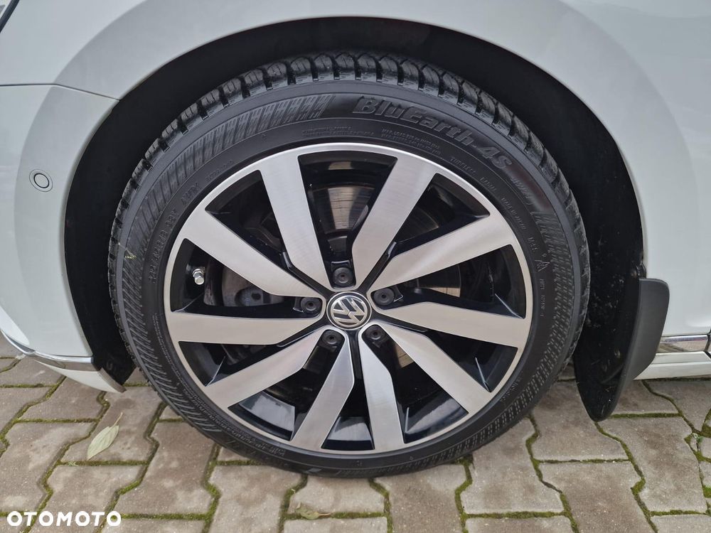 Volkswagen Passat - 15