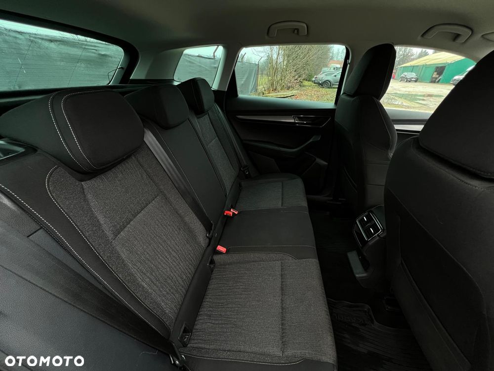 Skoda Karoq 1.5 TSI ACT DSG Ambition - 18