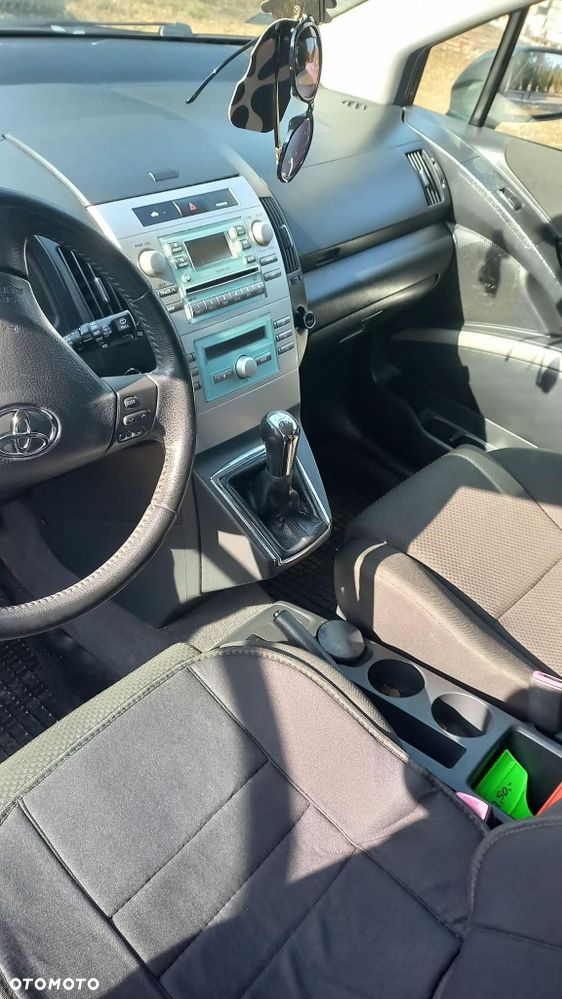 Toyota Corolla Verso 2006 photo 5