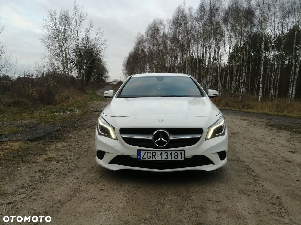 Mercedes-Benz CLA 250 4Matic 7G-DCT - 17