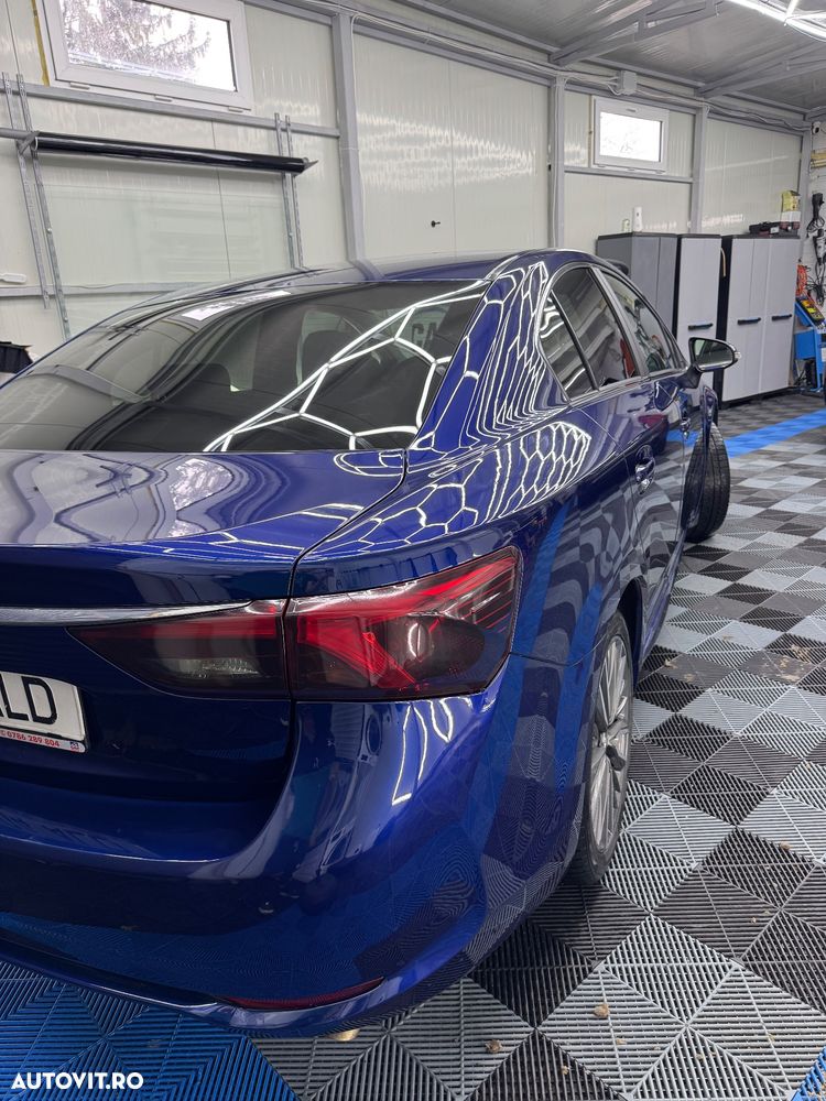 Toyota Avensis 2.0 D-4D Elegance - 10