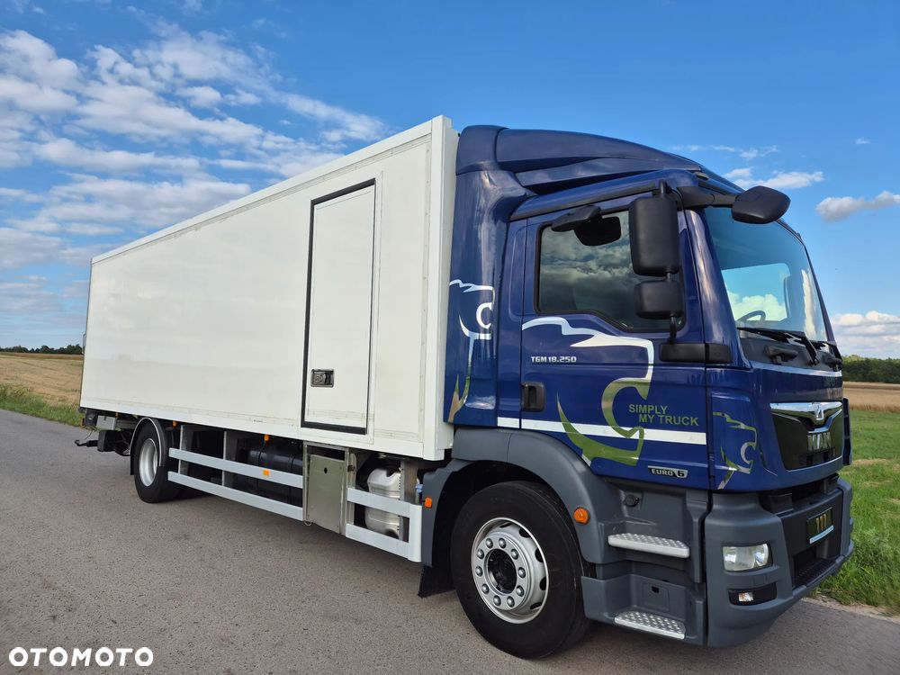 MAN TGM 18.250 Carrier 1950 D/E z Holandii / TOP STAN / 7.5m / 18 palet / winda + drzwi boczne / OKAZJA - 38