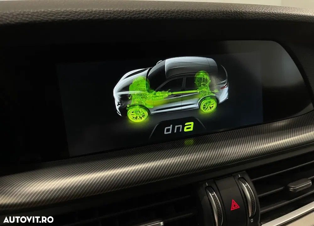 Alfa Romeo Stelvio 2.2 JTDM AWD AT8 Veloce - 13