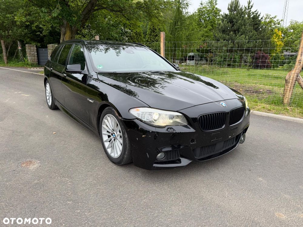 BMW 5 Series 2011 photo 2