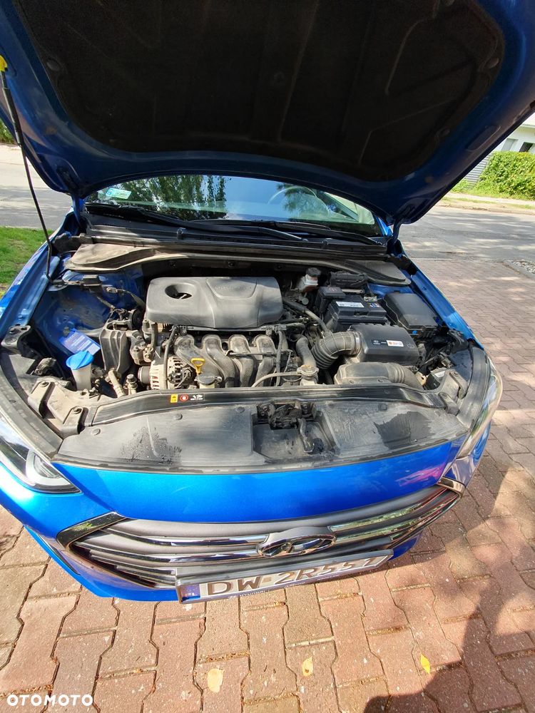 Hyundai Elantra 1.6 Comfort - 6