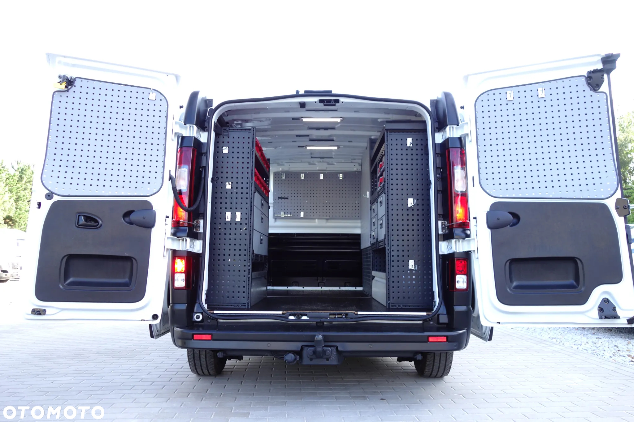 Renault Trafic 2.0 Dci 120 KM L1H1  Zabudowa Klima Webasto 2 x Drzwi Boczne - 9