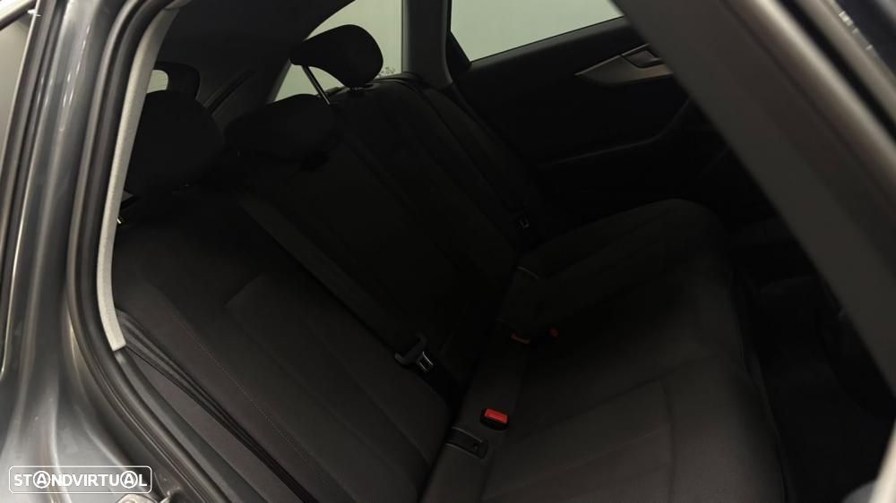 Audi A4 Avant 35 TDI Sport S tronic - 39