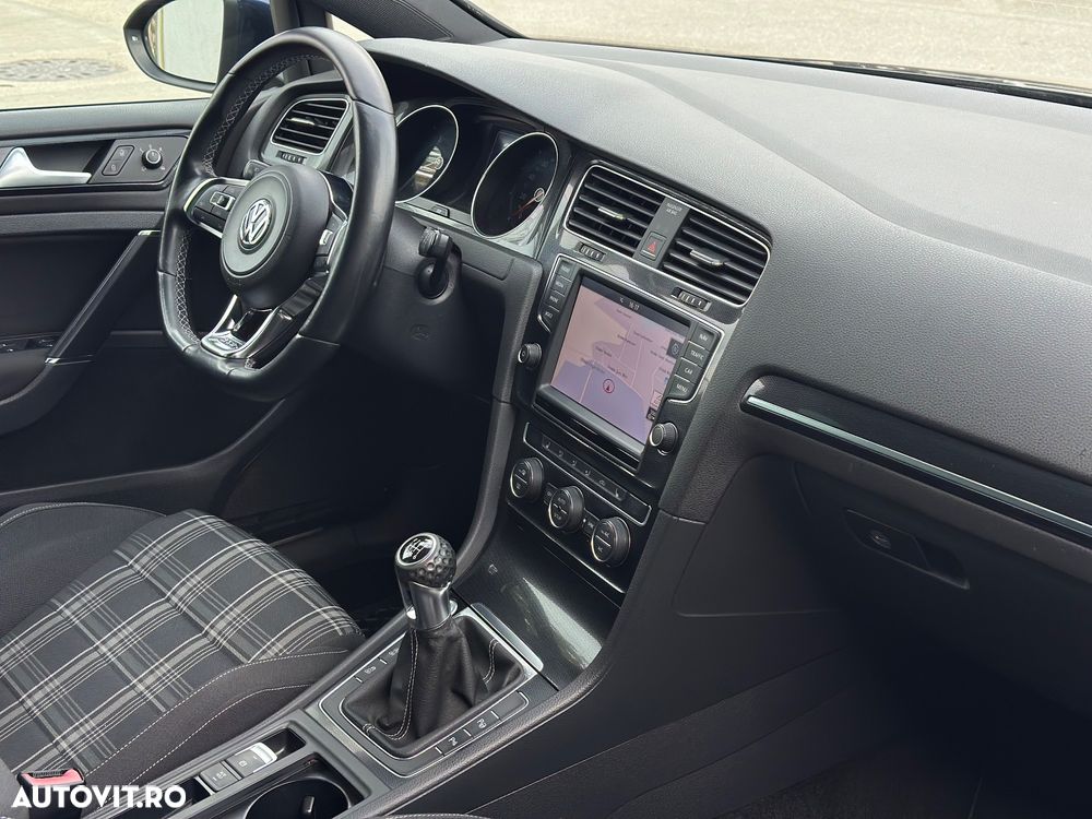 Volkswagen Golf 2.0 TDI GTD - 7