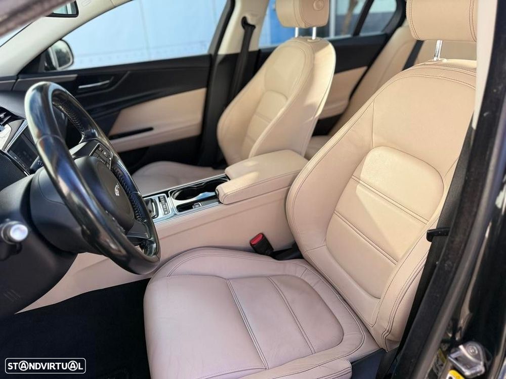 Jaguar XE 2.0 D Pure - 15