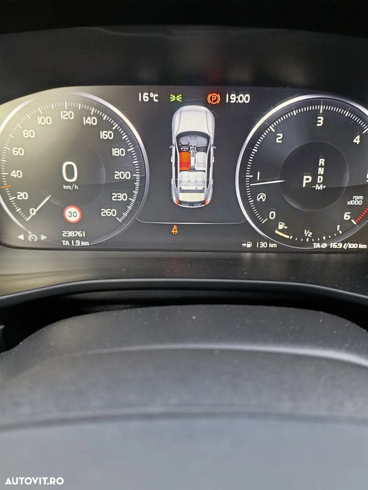Volvo XC 40 D3 Momentum - 11