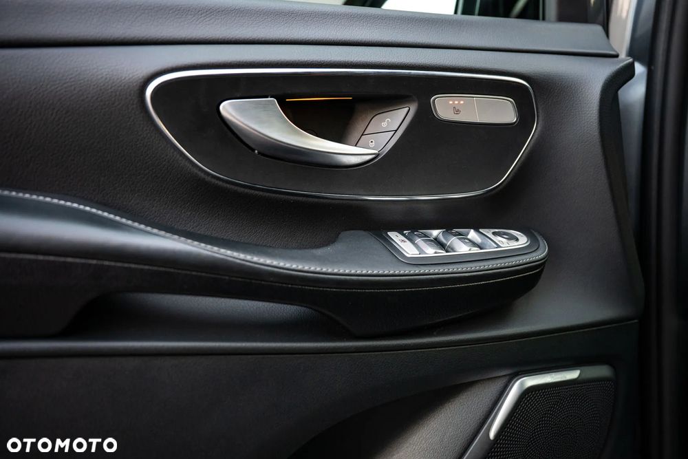 Mercedes-Benz Klasa V 300 d lang 9G-TRONIC Avantgarde - 11