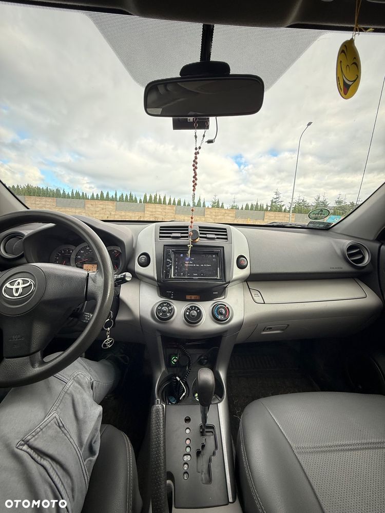 Toyota RAV4 - 2