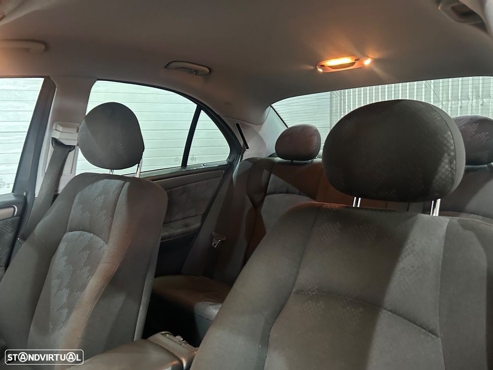 Mercedes-Benz C 180 K Avantgarde Aut. - 20