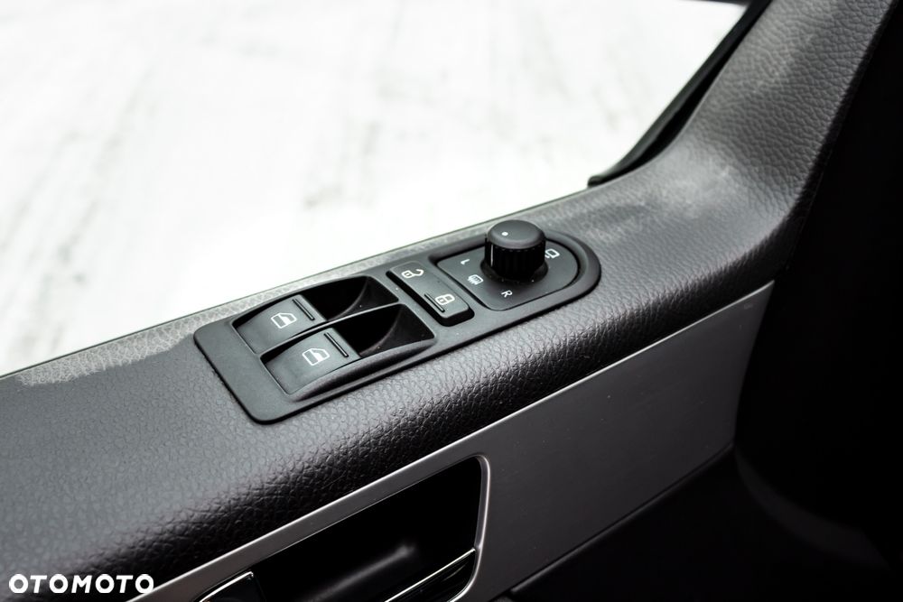 Volkswagen Multivan - 17