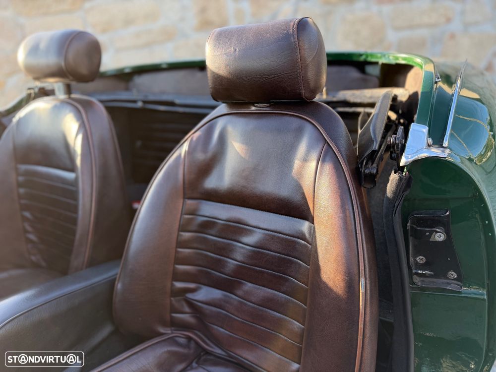 Triumph Spitfire - 17