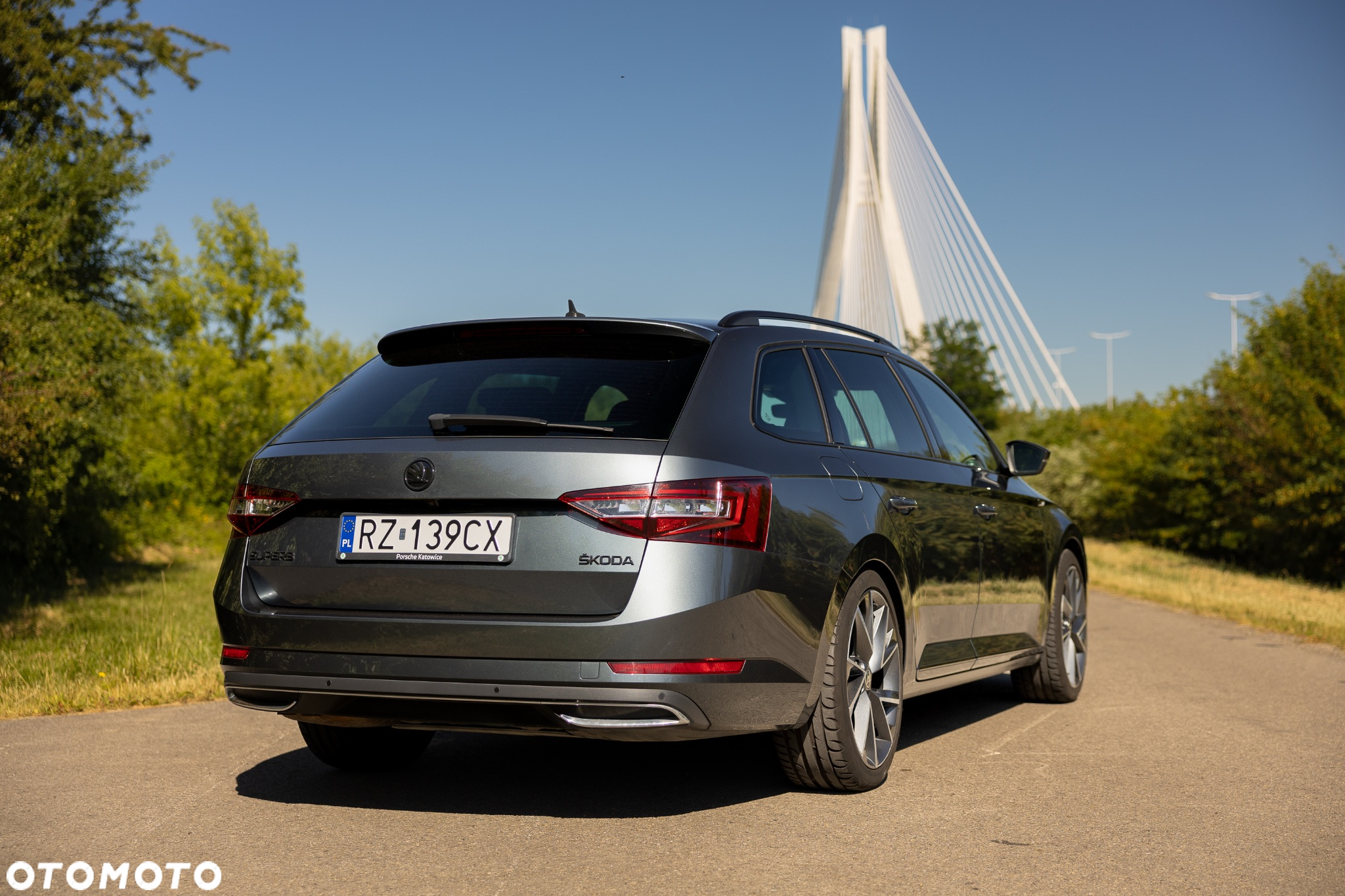 Skoda Superb 2.0 TDI DSG Sportline - 3
