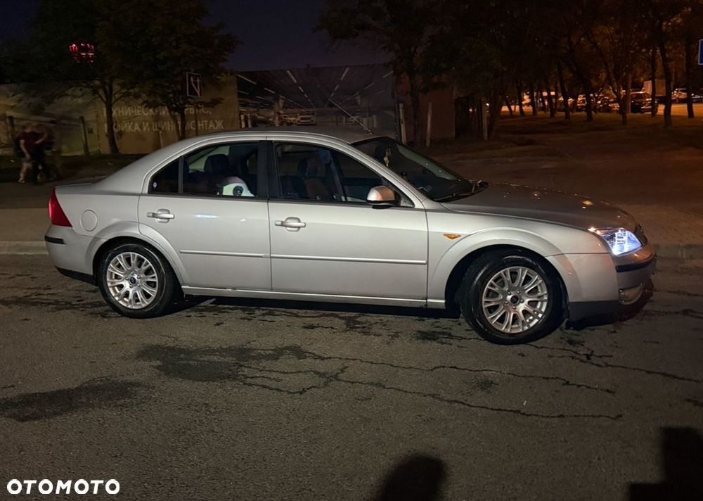 Ford Mondeo 2001 photo 2