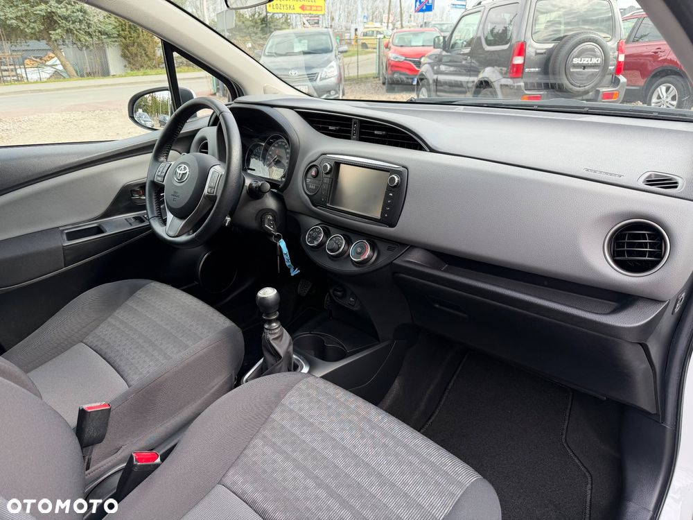 Toyota Yaris - 10