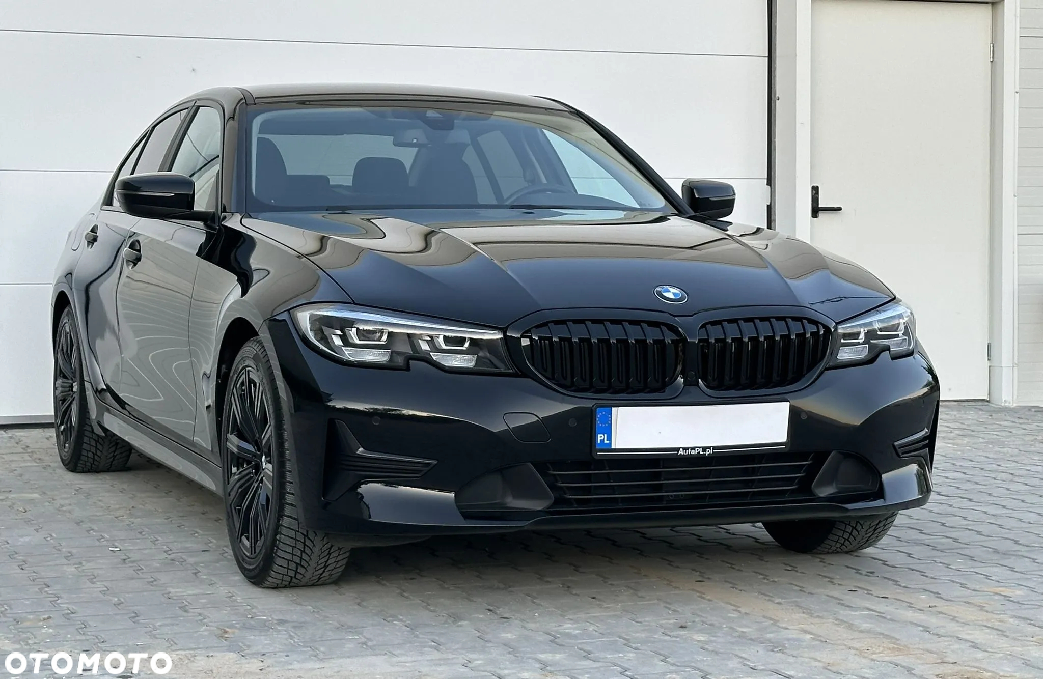 BMW Seria 3 330i Sport - 14