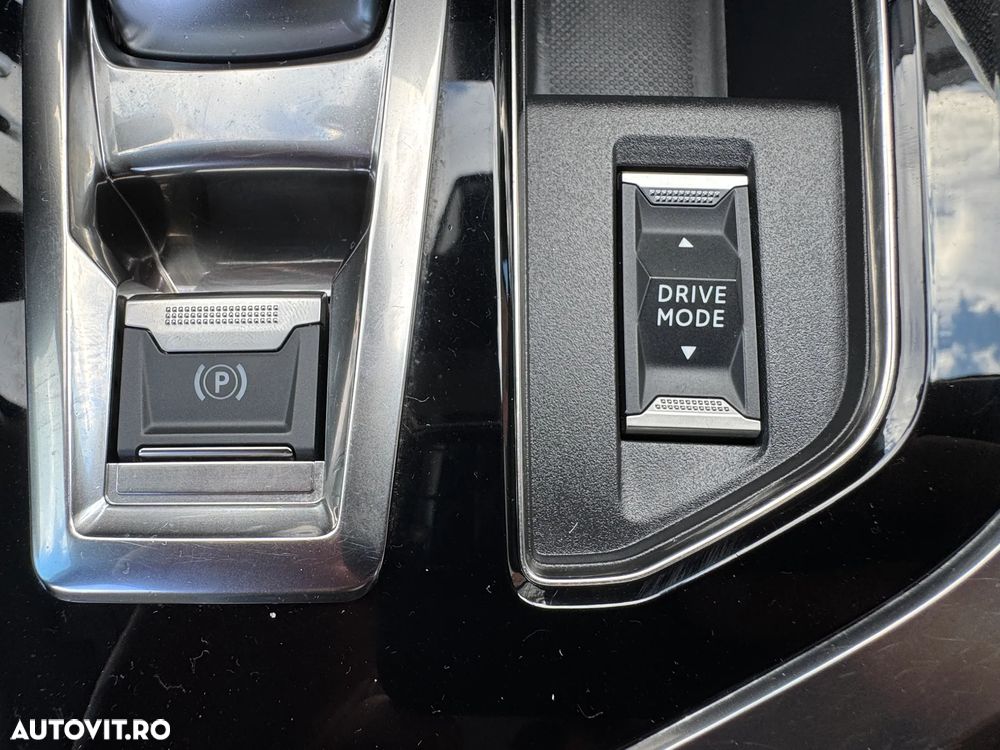 Peugeot 3008 1.2 PureTech 130 EAT8 Allure Pack - 21