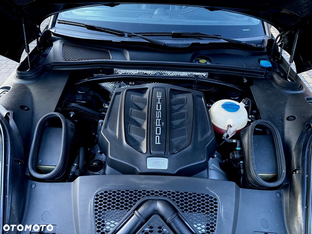 Porsche Macan GTS PDK - 22