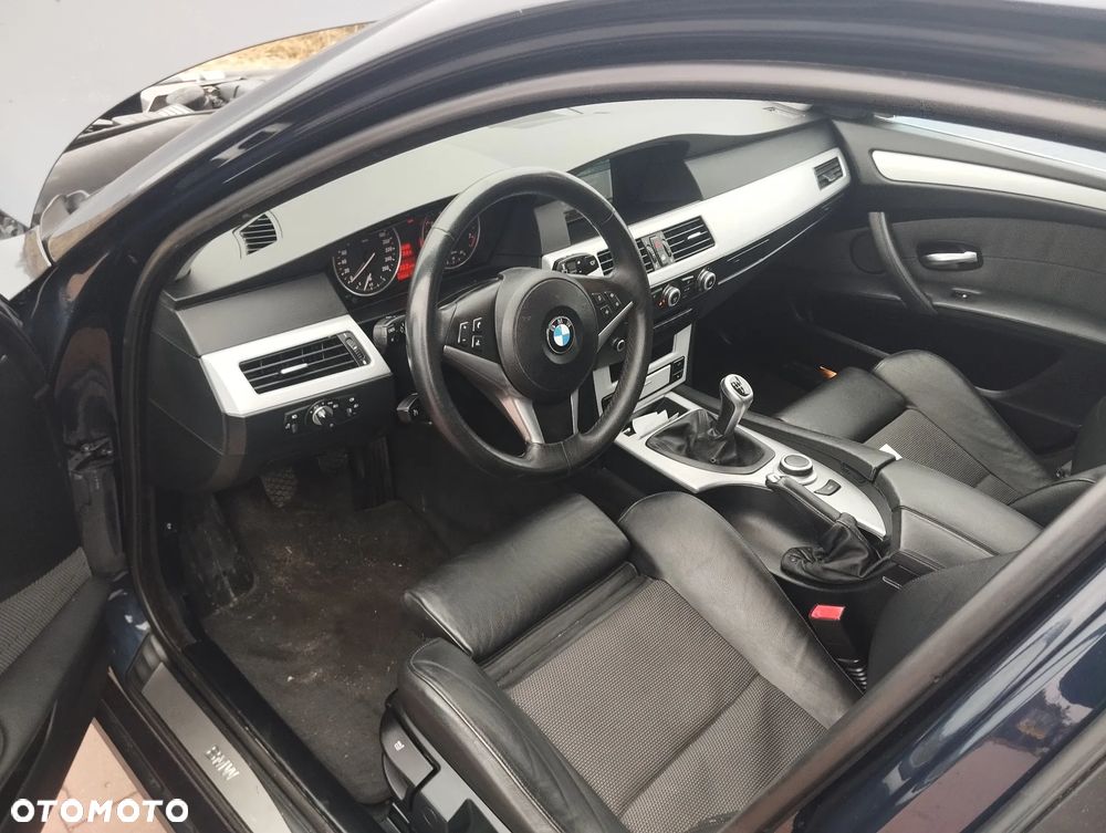 BMW Seria 5 525i xDrive - 7