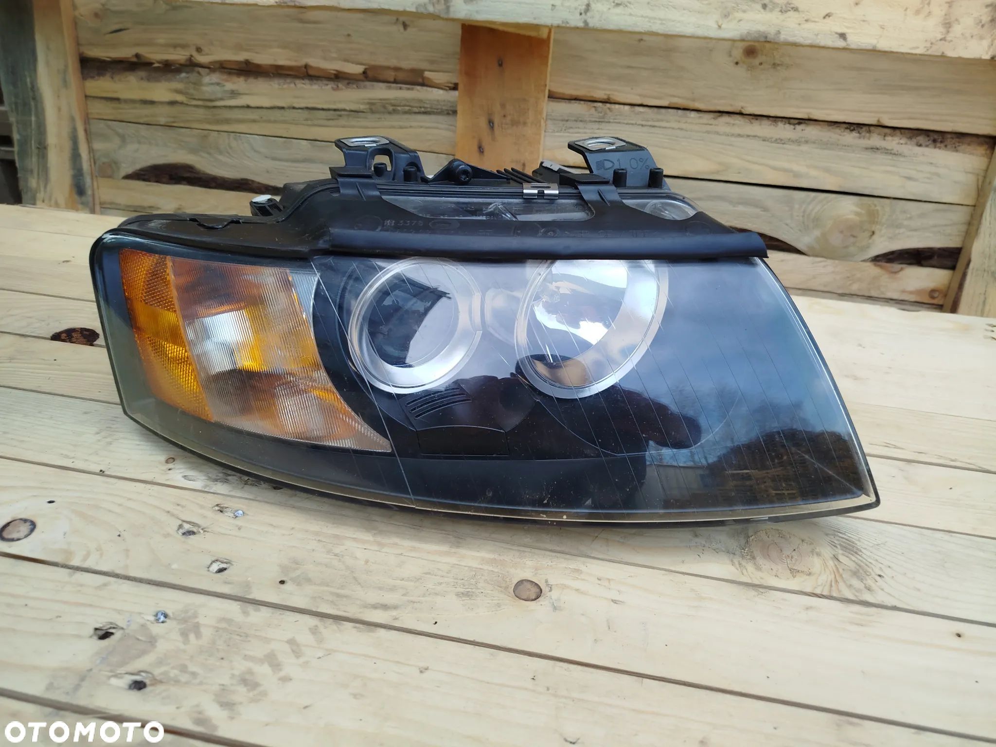 Audi A4 B6 Cabrio Xenon lampa prawa przód prawy - 1