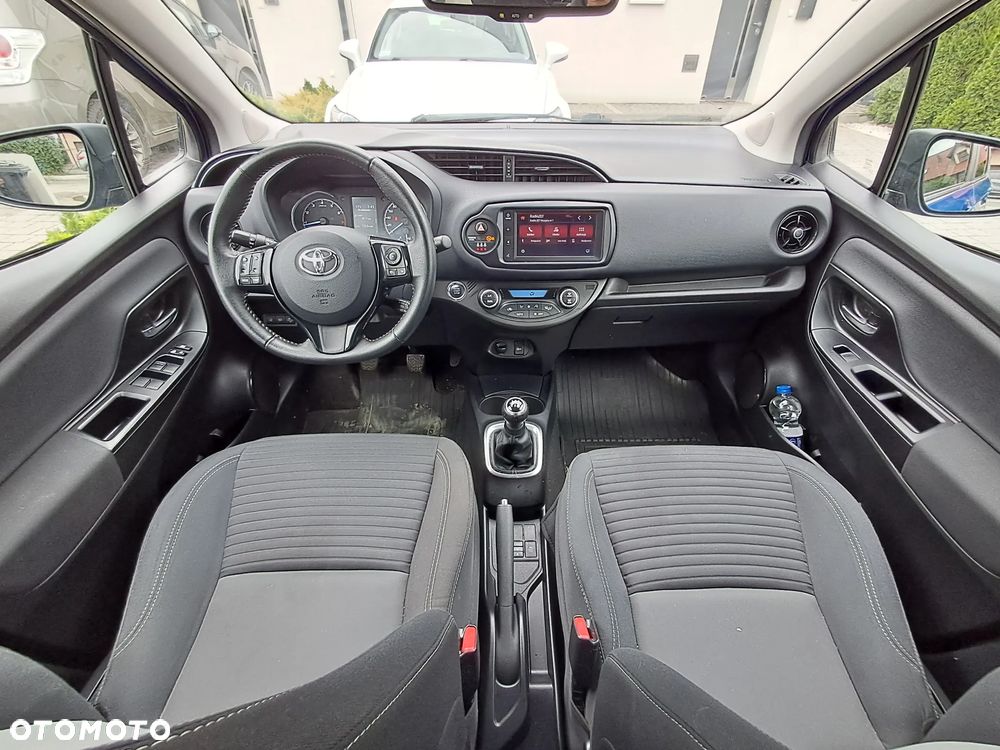 Toyota Yaris 1.0 Premium - 9