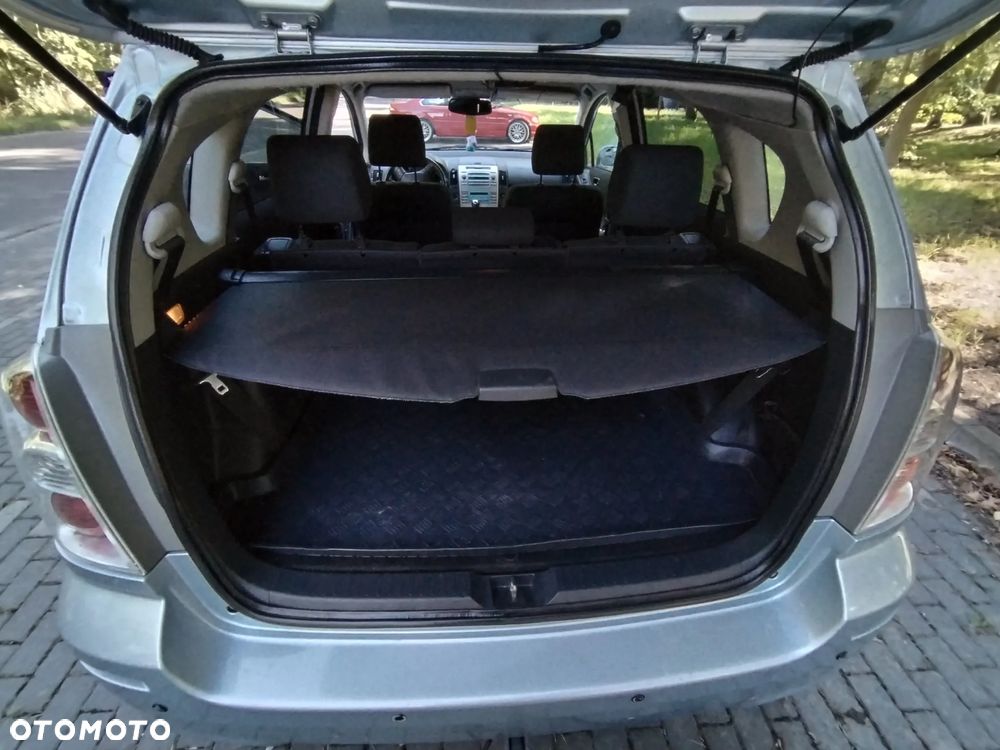 Toyota Corolla Verso - 13