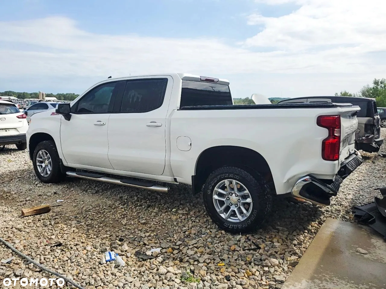 Chevrolet Silverado - 3