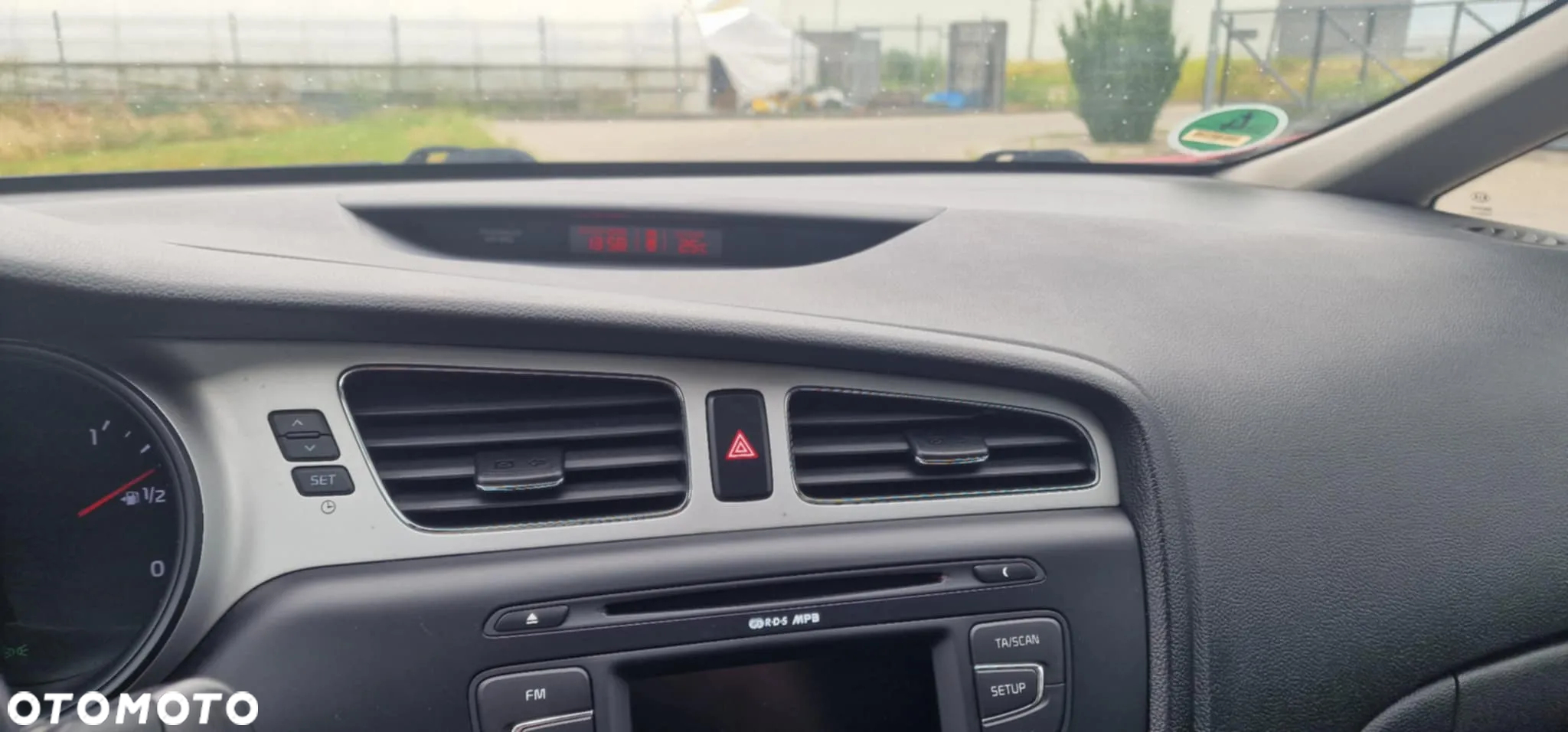 Kia Ceed - 13