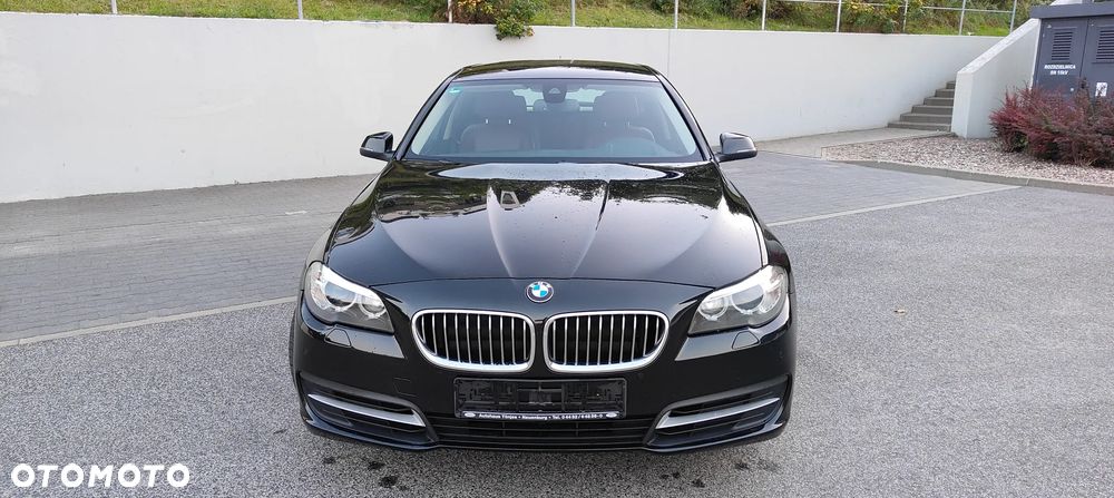BMW Seria 5 525d Luxury Line - 2