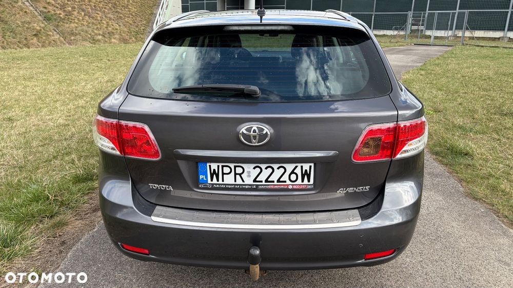 Toyota Avensis 2.0 Executive - 4
