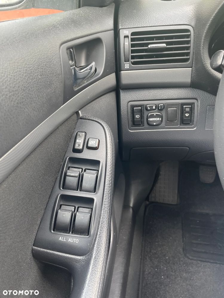 Toyota Avensis 2.0 VVT-i Sol plus - 9