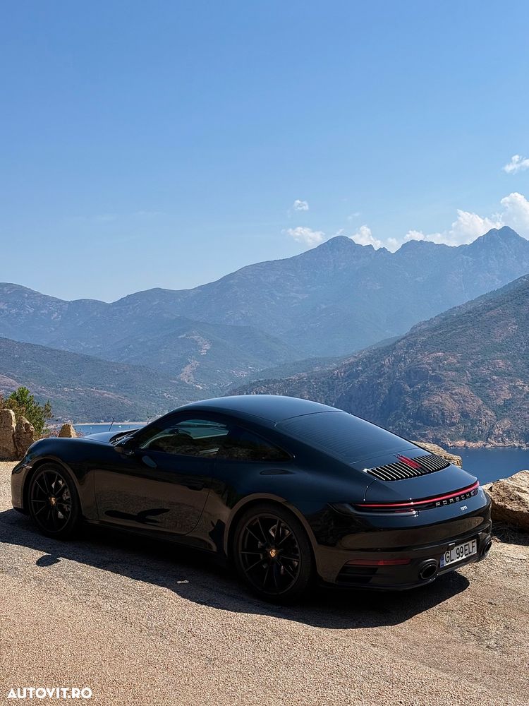 Porsche 911 Carrera 4 PDK - 12
